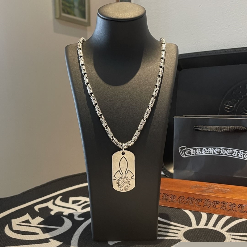 Ch**me He**ts necklaces